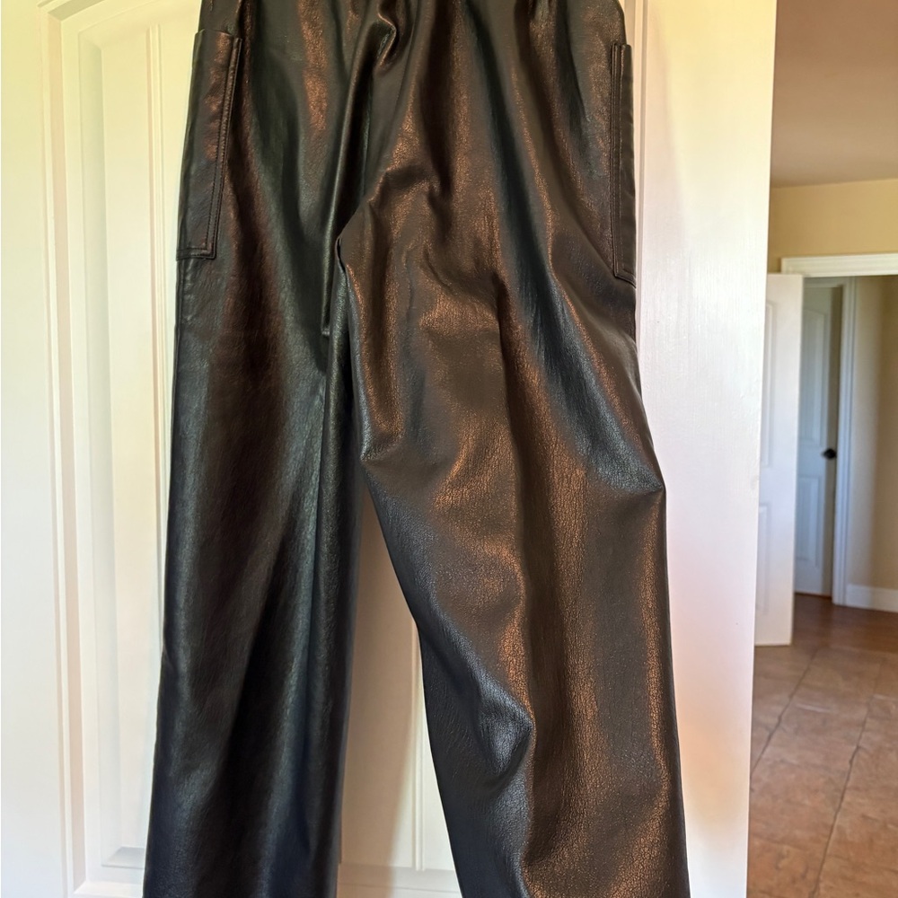 Aritizia Wilfred Vegan Black Dress Pants